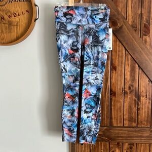 NWT fast and free, high-rise tight 25 inches with pockets size 8